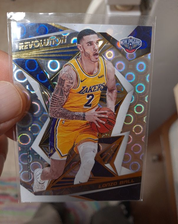 2019-20 Panini Revolution #15 Lonzo Ball — front