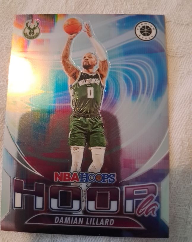 2023-24 Panini NBA Hoops Premium Stock #2 Damian Lillard Hoopla — front