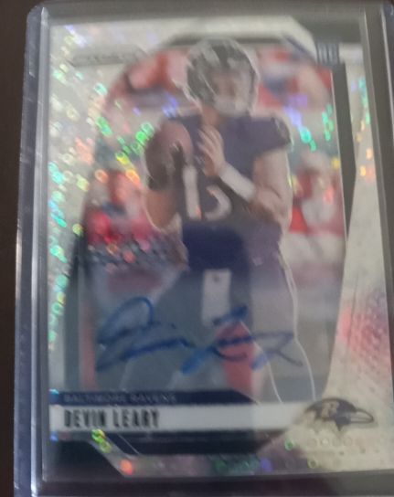 2024 Panini Prizm #327 Devin Leary — front