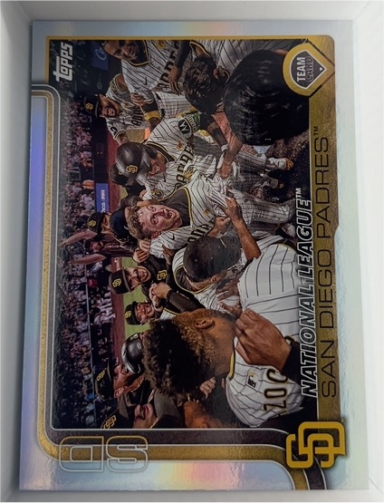 2025 Topps #39 San Diego Padres Team — front