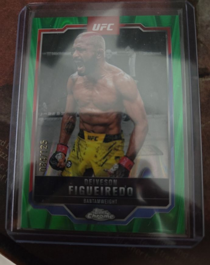 2025 Topps Chrome UFC #186 Deiveson Figueiredo — front