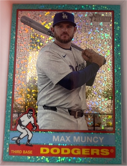 2025 Topps Heritage Chrome #359 Max Muncy — front