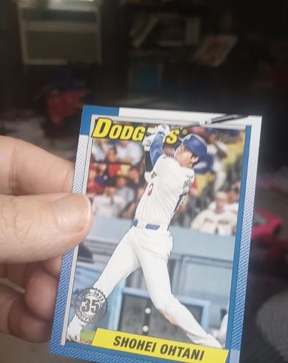 2025 Topps Series 1 #T90-100 Shohei Ohtani 35th Anniversary 1990 Topps Dodgers — front