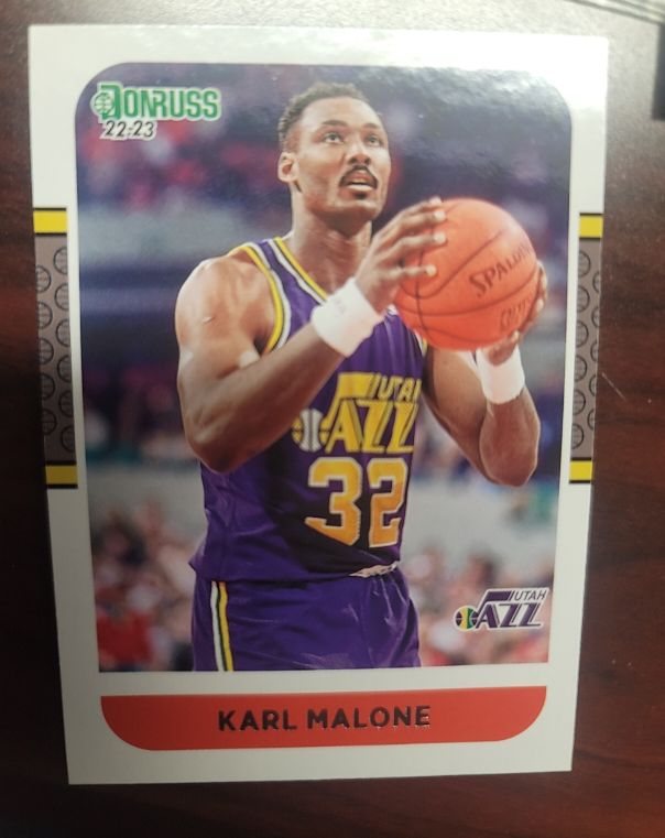 2022-23 Panini Donruss Retro Series #18 Karl Malone — front