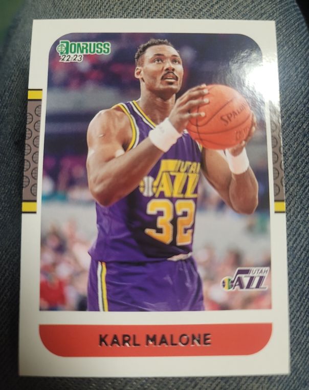 2022-23 Donruss Retro Series #18 Karl Malone — front