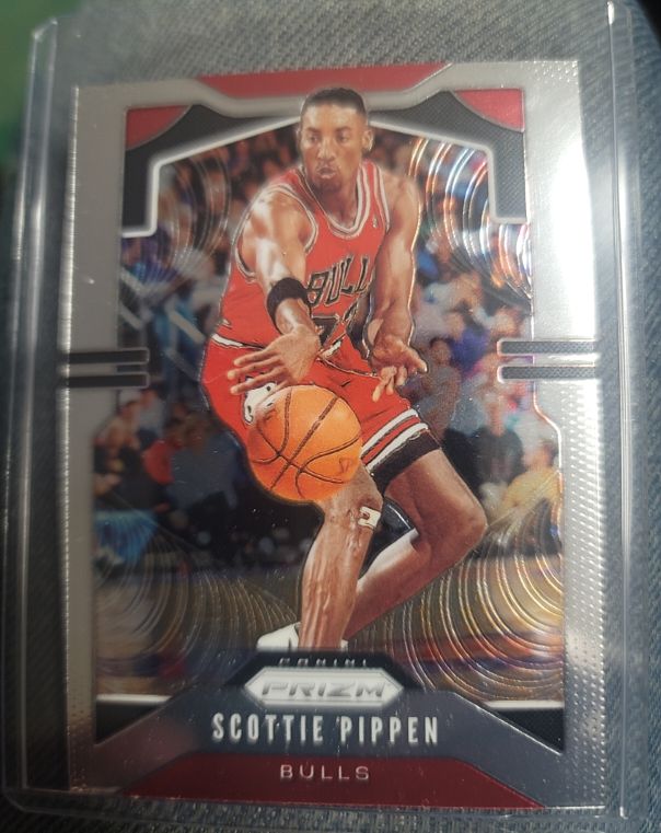 2019-20 Panini Prizm #10 Scottie Pippen — front