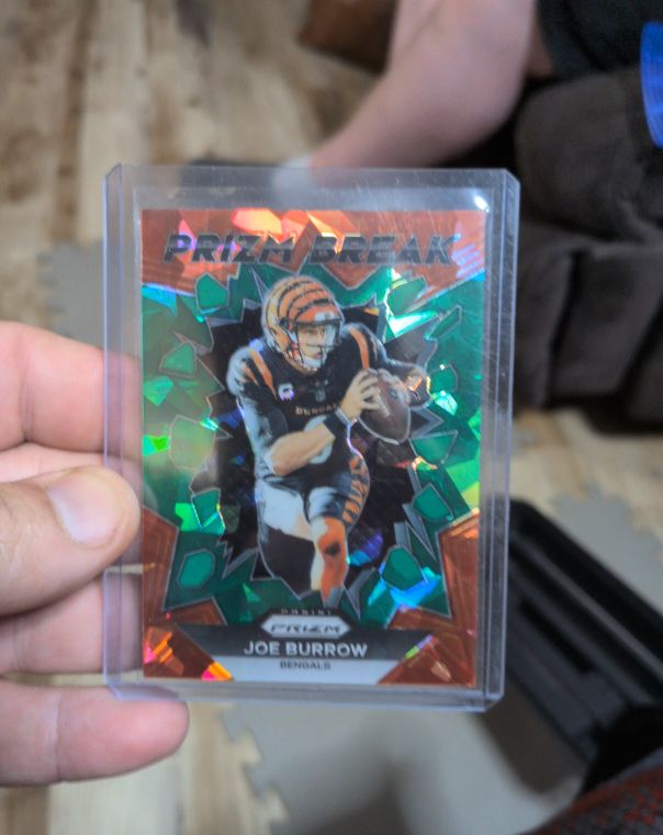 2023 Panini Prizm Prizm Break Green #PB-1 Joe Burrow — front