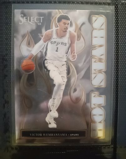 2024-25 Panini Select Hot Stars #13 Victor Wembanyama — front
