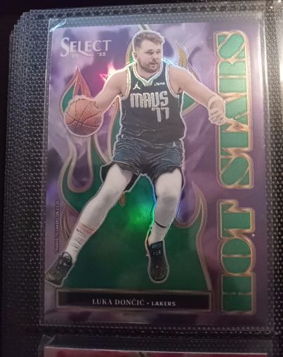 2024-25 Panini Select #3 Luka Doncic Hot Stars Green Prizm — front