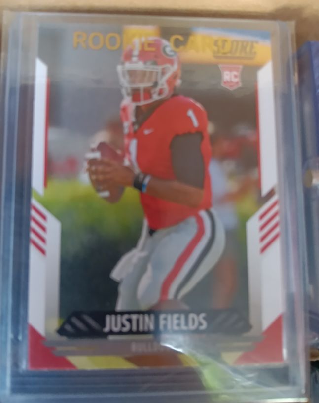 2021 Panini Score #360 Justin Fields — front