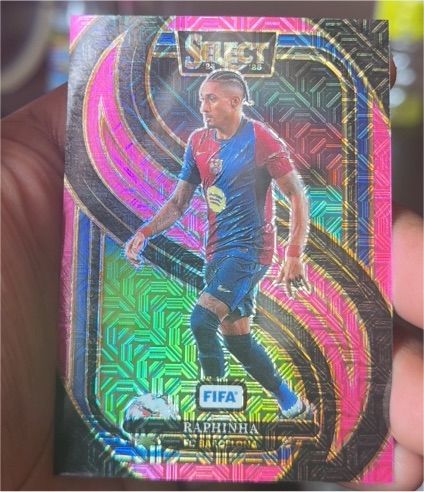 2024-25 Panini Select FIFA Mezzanine #105 Raphinha — front