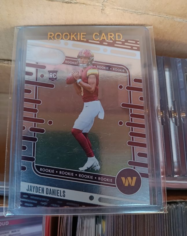 2024 Panini Absolute #102 Jayden Daniels — front