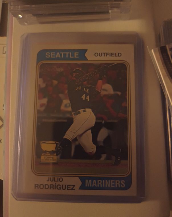 2023 Topps Heritage #18 Julio Rodriguez — front