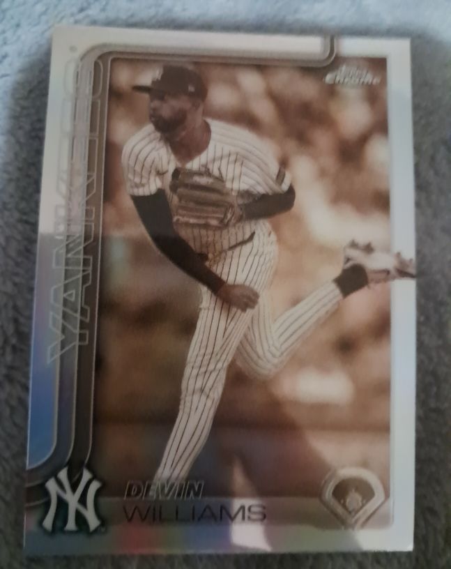 2025 Topps Chrome #153 Devin Williams — front