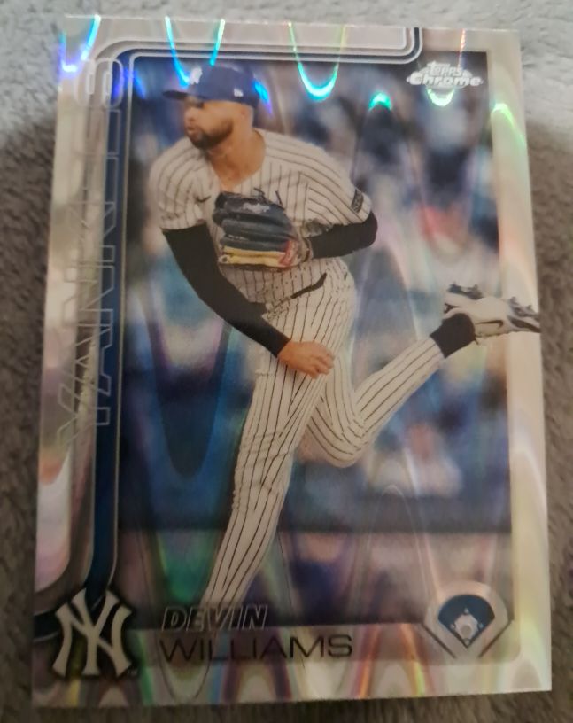 2025 Topps Chrome #153 Devin Williams — front