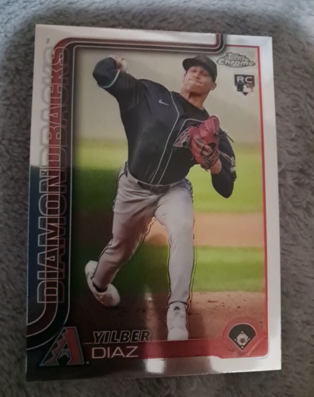 2025 Topps Chrome #8 Yilber Diaz — front