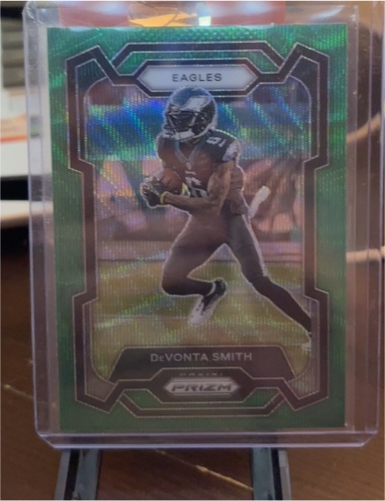 2023 Panini Prizm #240 DeVonta Smith — front