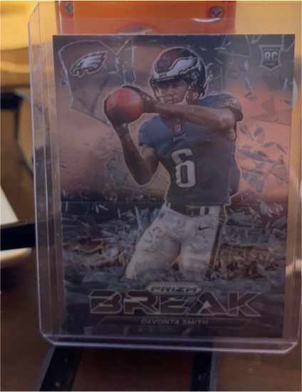 2021 Panini Prizm #PB-10 Devonta Smith Prizm Break — front