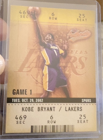2002-03 Fleer Authentix #17 Kobe Bryant — front