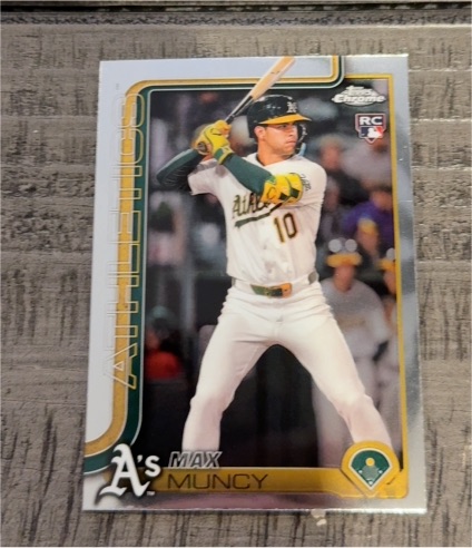 2025 Topps Chrome #221 Max Muncy — front