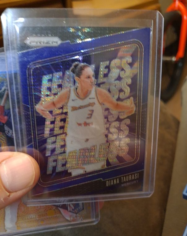 2024 Panini Prizm WNBA #12 Diana Taurasi Fearless — front
