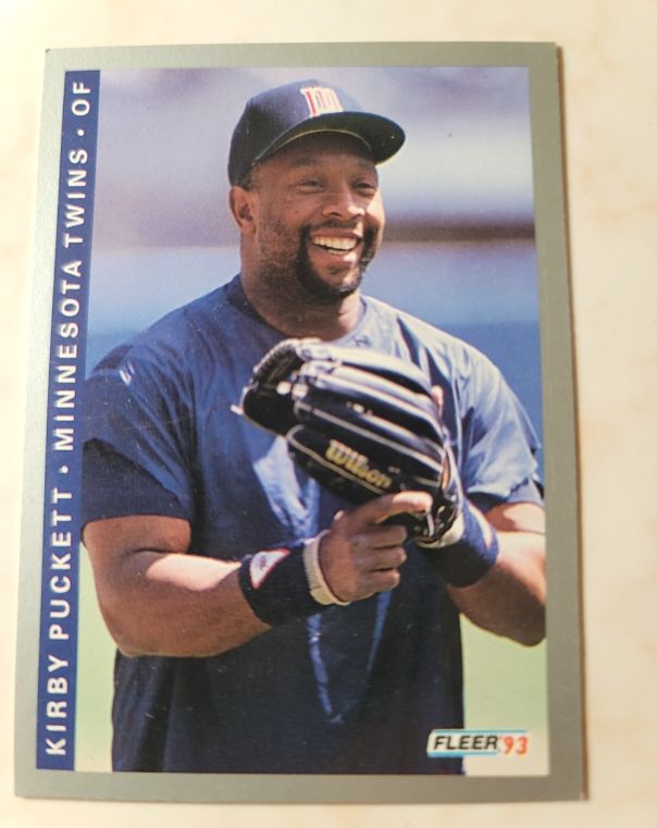 1993 Fleer #93 Kirby Puckett — front