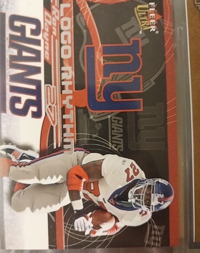 2002 Fleer Ultra Logo Rhythm Ron Dayne #15 — front