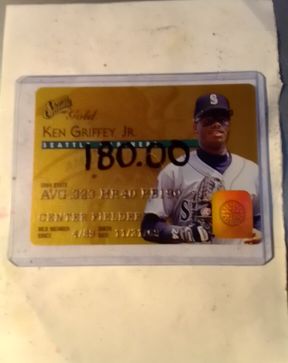 1995 Donruss Studio #5 Ken Griffey Jr Gold Plastic Stock — front
