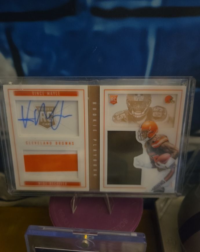 2015 Panini Playbook Rookies Booklet Signatures #RC Vince Mayle — front