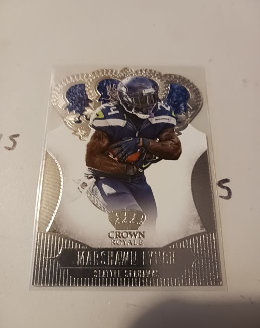 2013 Panini Crown Royale Marshawn Lynch — front