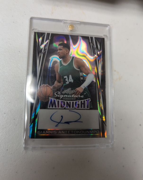 2024 Leaf Signature Series Midnight #MPC Giannis Antetokounmpo — front