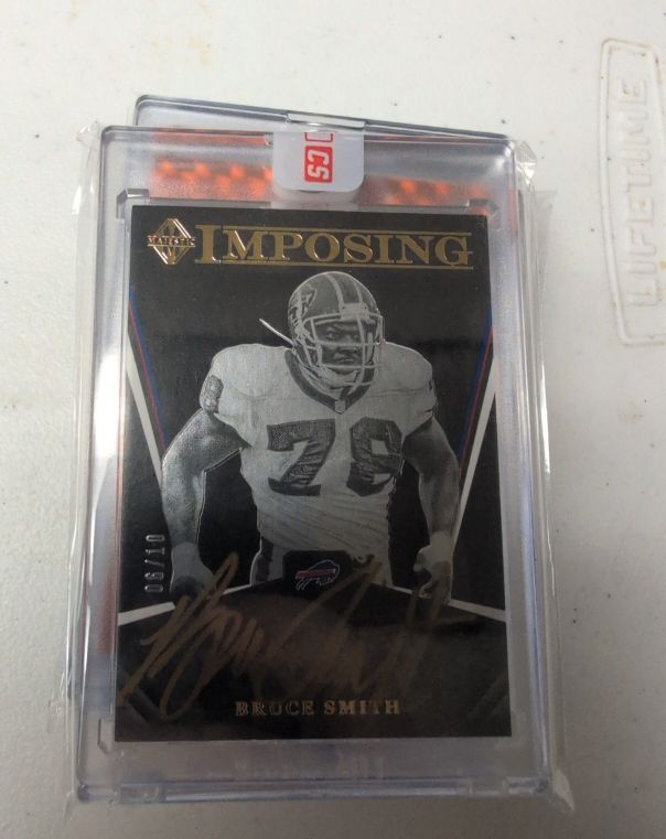 2018 Panini Majestic Imposing Autographs Bruce Smith — front