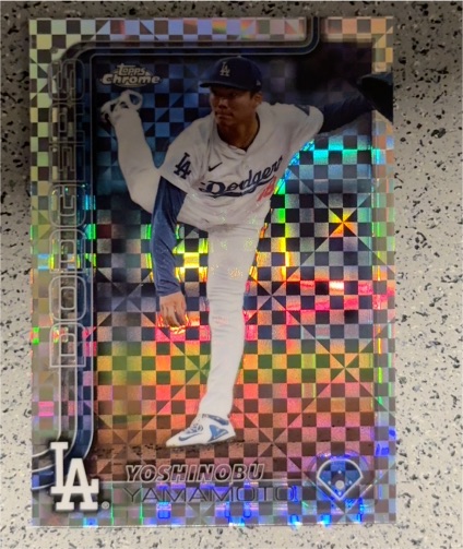 2025 Topps Chrome #179 Yoshinobu Yamamoto — front
