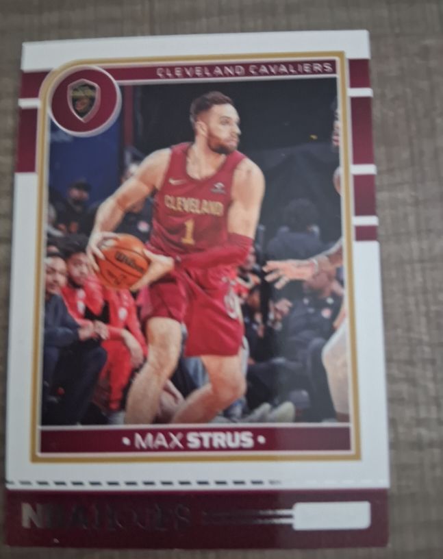 2024-25 Panini NBA Hoops #150 Max Strus — front