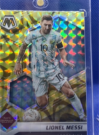 2021 Panini Mosaic Road to FIFA World Cup Qatar Lionel Messi — front