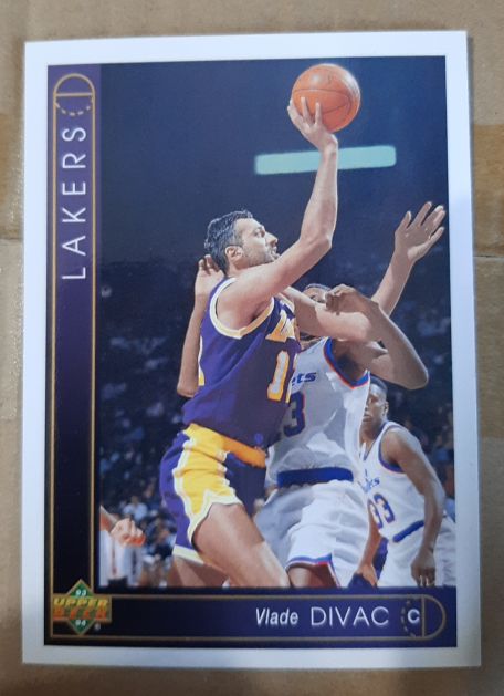 1993-94 Upper Deck #16 Vlade Divac — front