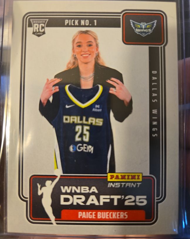 2025 Panini Instant WNBA Draft Night #DN-1 Paige Bueckers — front