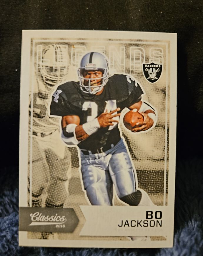 2016 Panini Classics #148 Bo Jackson — front