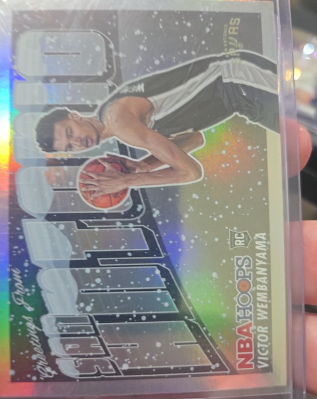 2023-24 Panini Hoops #1 Victor Wembanyama Rookie Greetings — front
