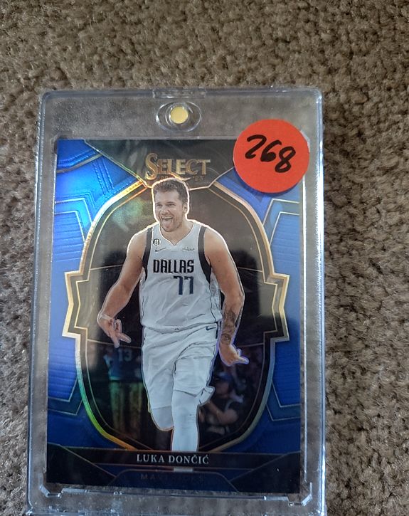 2022-23 Panini Select Concourse Blue Luka Doncic #268 — front