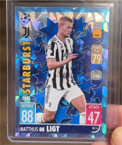 2021-22 Topps Match Attax Starburst #SB14 Matthijs de Ligt — front