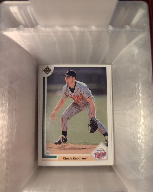 1991 Upper Deck #40 Chuck Knoblauch — front