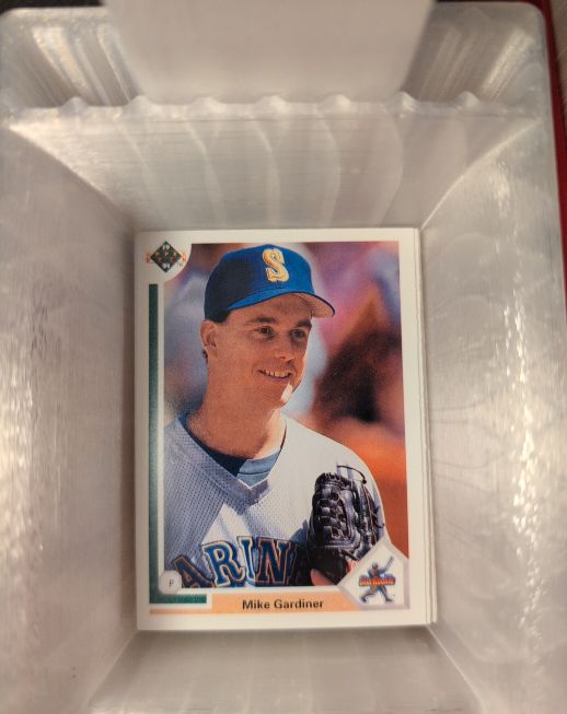 1991 Upper Deck #14 Mike Gardiner — front