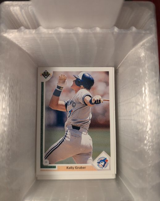 1991 Upper Deck #38 Kelly Gruber — front