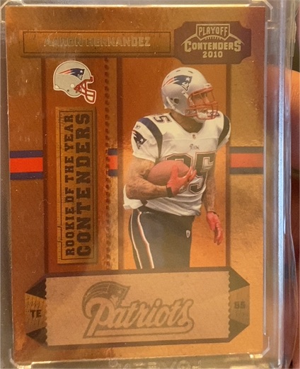 2010 Playoff Contenders #2 Aaron Hernandez Rookie Card — front