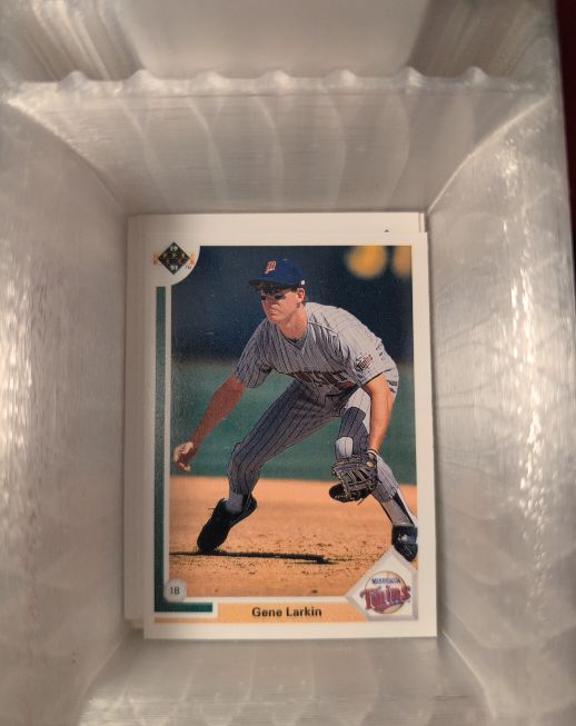 1991 Upper Deck #18 Gene Larkin — front
