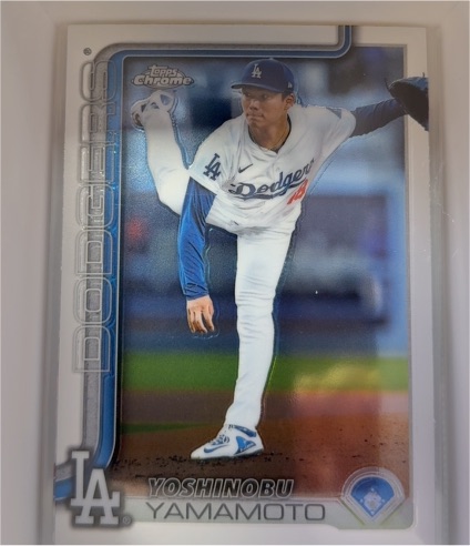 2025 Topps Chrome #179 Yoshinobu Yamamoto — front