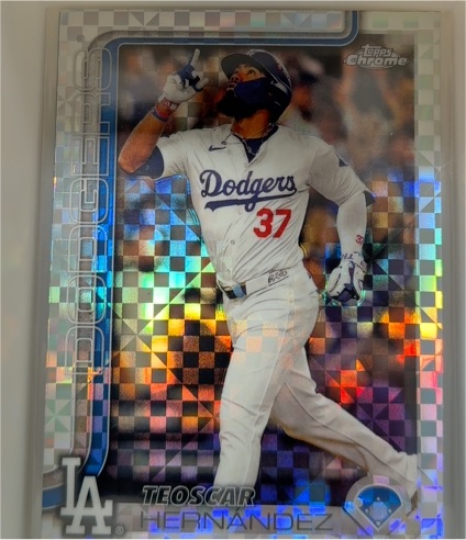 2025 Topps Chrome #128 Teoscar Hernandez — front