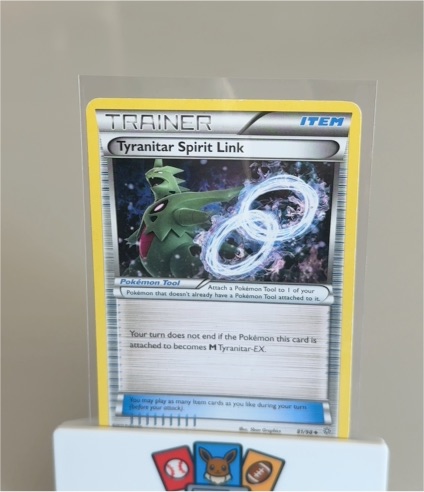 2014 Pokémon Ancient Origins #81 Tyranitar Spirit Link — front