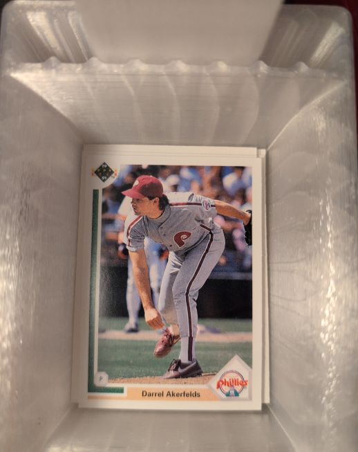 1991 Upper Deck #619 Darrel Akerfelds — front